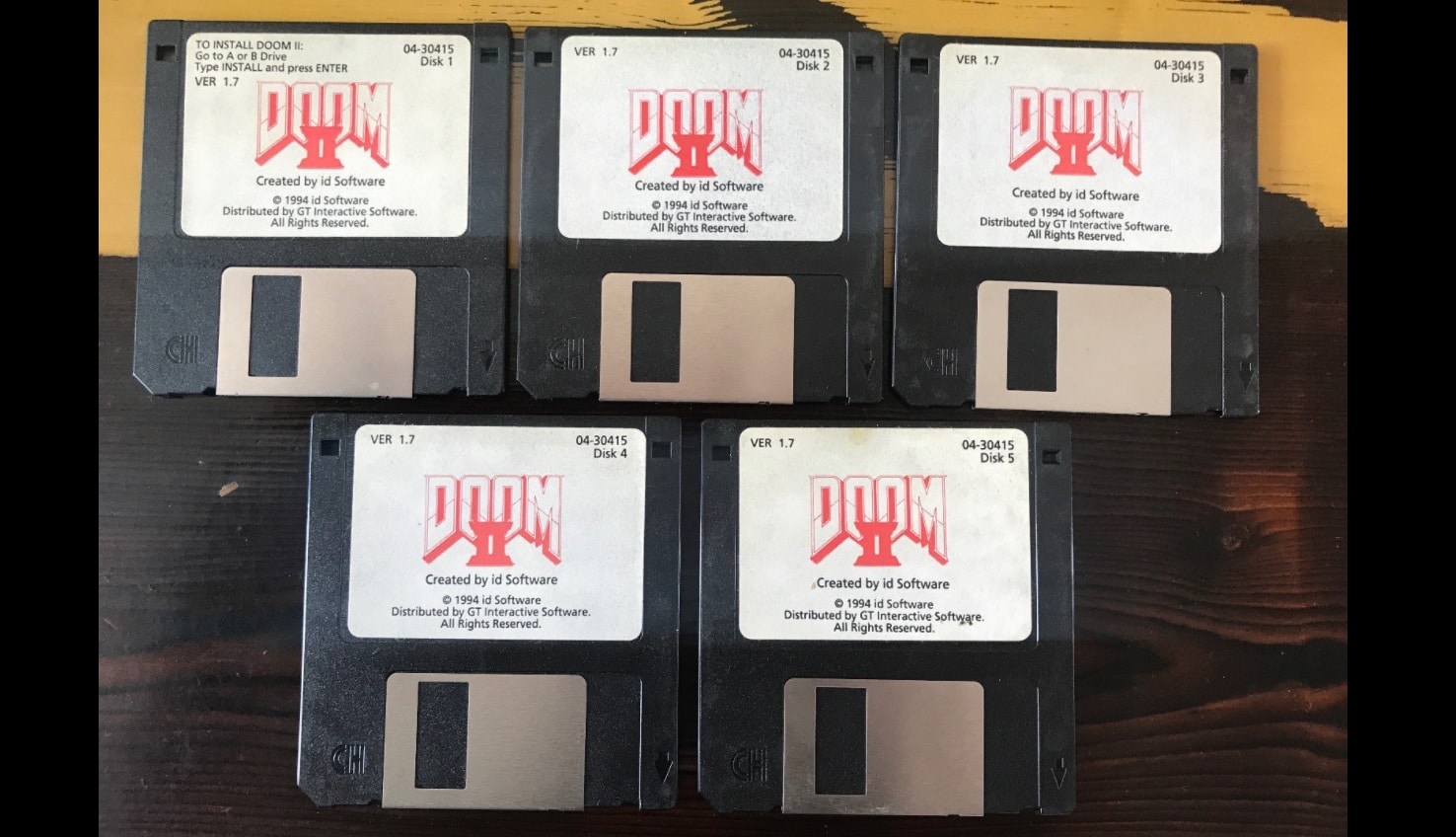 แฟนเกมร่วมประมูลแผ่น Floppy disks เกม DOOM 2 ตอนนี้ราคาทะลุแสนบาทแล้ว
